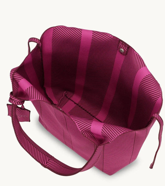 NEW! Ilse Jacobsen Knitted Bag - Magenta